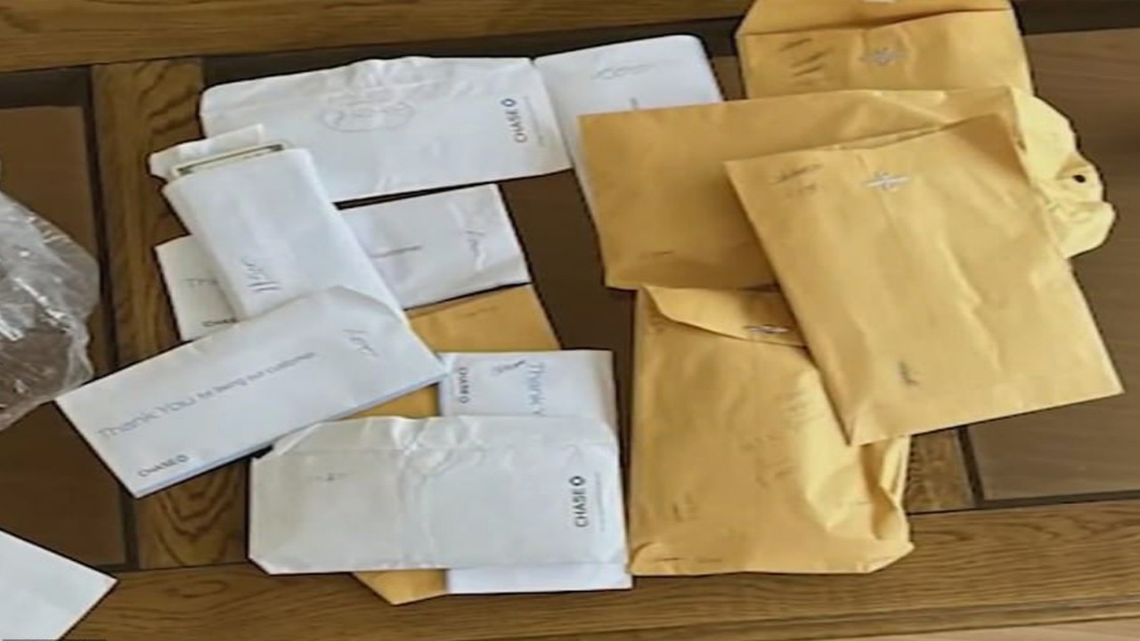 Amplop berisi uang yang ditemukan Vicky Umodu di California (ABC7)