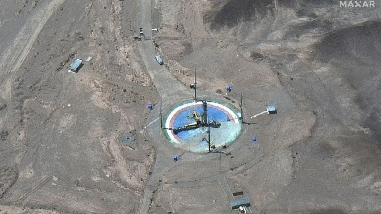 Gambar satelit menunjukkan gambaran aktivitas di landasan peluncuran Pusat Antariksa Imam Khomeini di tenggara Semnan, Iran, pada 14 Juni 2022. (Reuters)