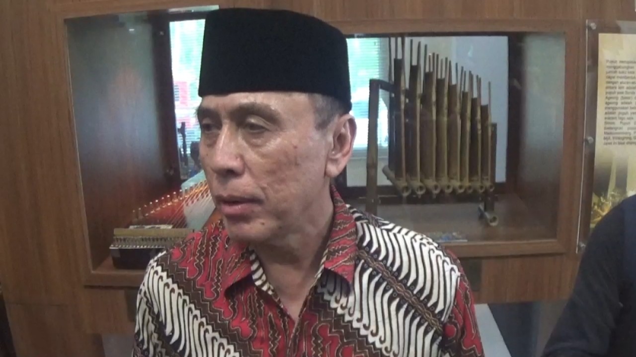 Ketum PSSI M Iriawan saat memberikan keterangan pada awak media. Foto: saifal ode