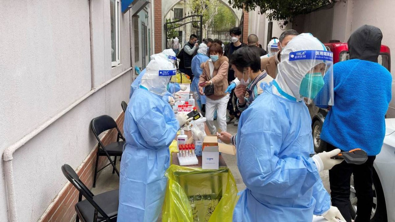 Pemerintah Kota Shanghai gencar melakukan pengetesan akibat lonjakan kasus covid-19/ist