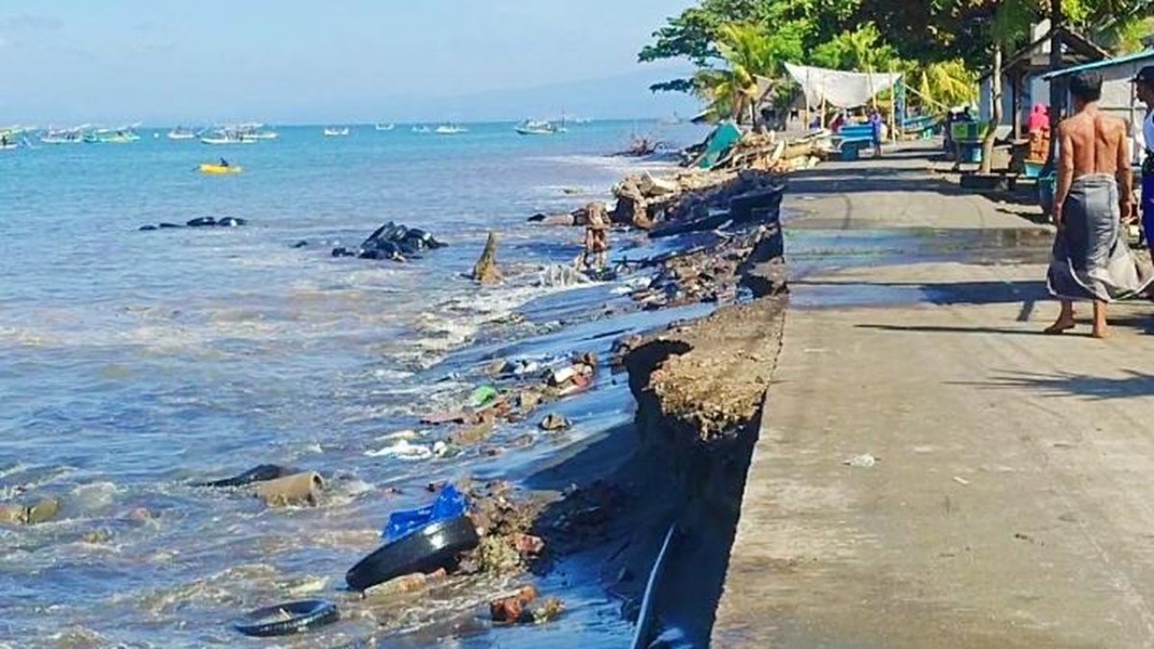 Peningkatan gelombang pasang air laut/ist