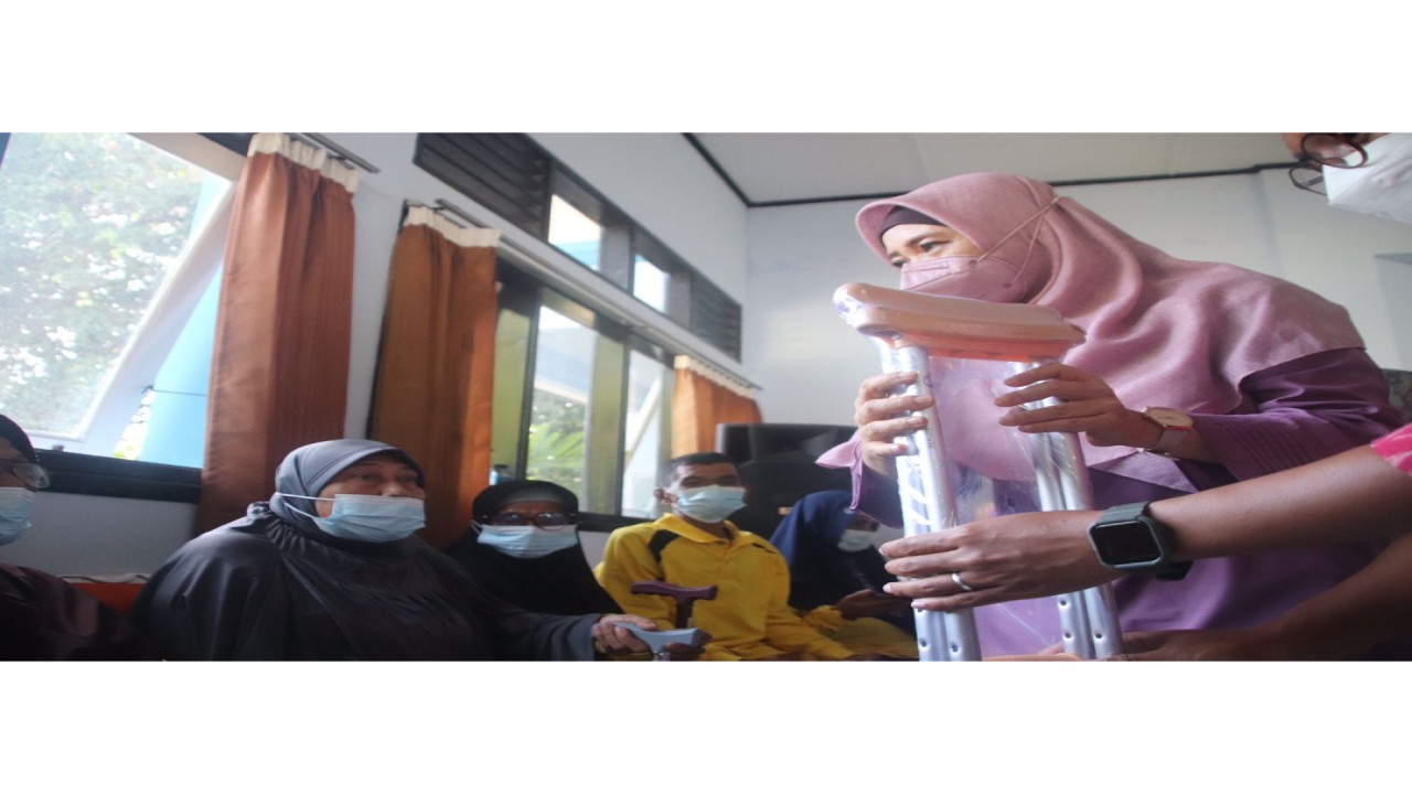 Wakil Gubernur NTB, Sitti Rohmi Djalilah saat menghadiri Puncak Peringatan Hari Lanjut Usia(Lansia) Nasional ke-26 di Panti Asuhan Lansia Mandalika Dinas Sosial Provinsi NTB, Selasa (7/6/2022). Foto (ist.)