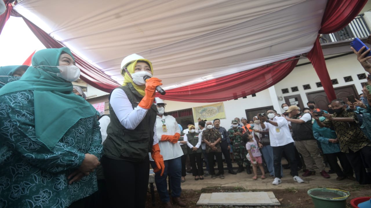 Atalia Praratya saat peletakan batu pertama di Depok