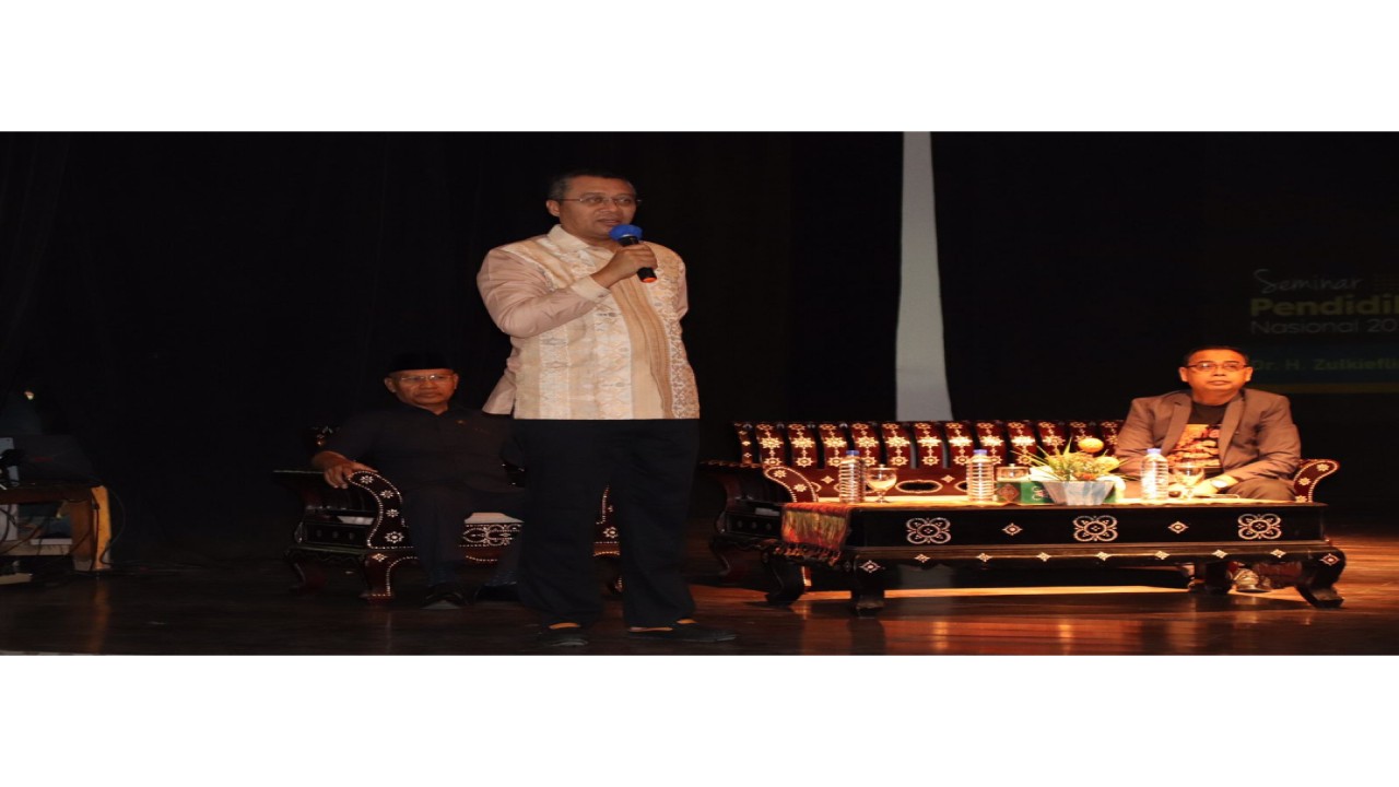 Gubernur Nusa Tenggara Barat (NTB), Zulkieflimansyah saat menghadiri Silaturahmi Nasional Dewan Pendidikan di Taman Budaya Mataram, Sabtu (23/7/2022). Foto (Istimewa)