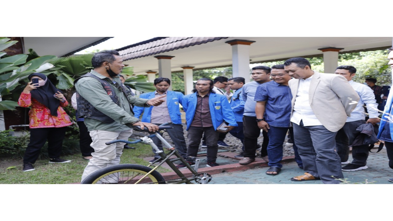 Gubernur NTB, Zulkieflimansyah saat menerima kedatangan Mayung di Pendopo Gubernur NTB Selasa, (26/7/2022). Foto (Istimewa)