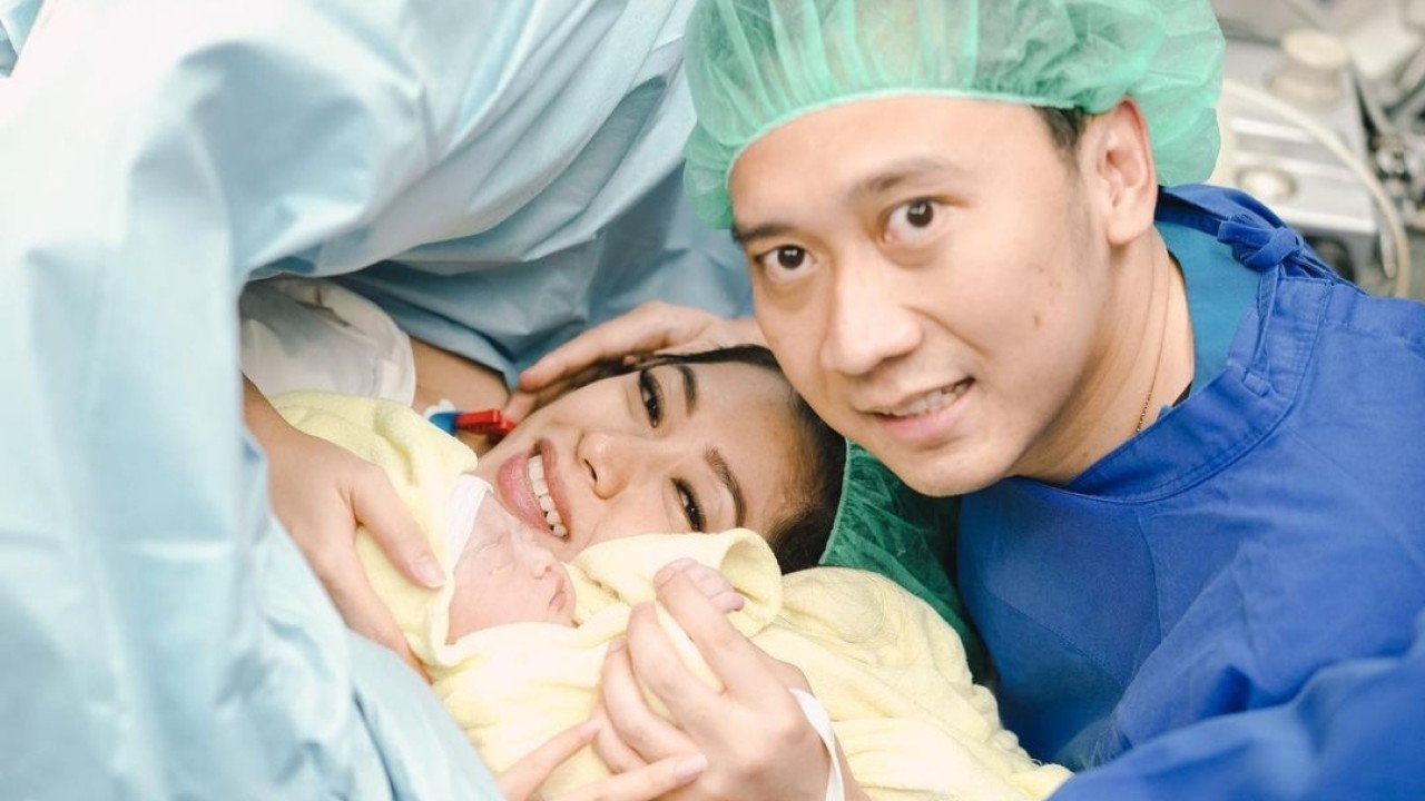 Ibas, Siti Ruby Aliya Rajasa dan anak keempat mereka/Instagram