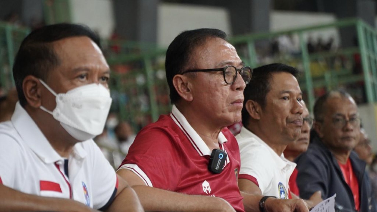 Menpora bersama Ketum PSSI