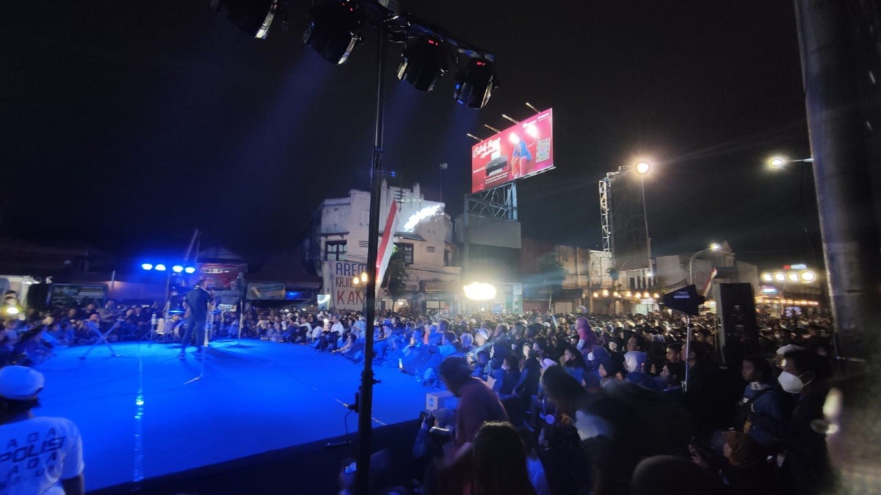 Aremania Padati Kayutangan Heritage