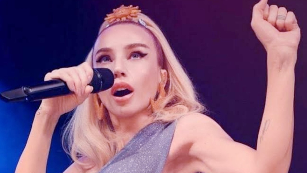 Penyanyi Turki  Gulsen/net