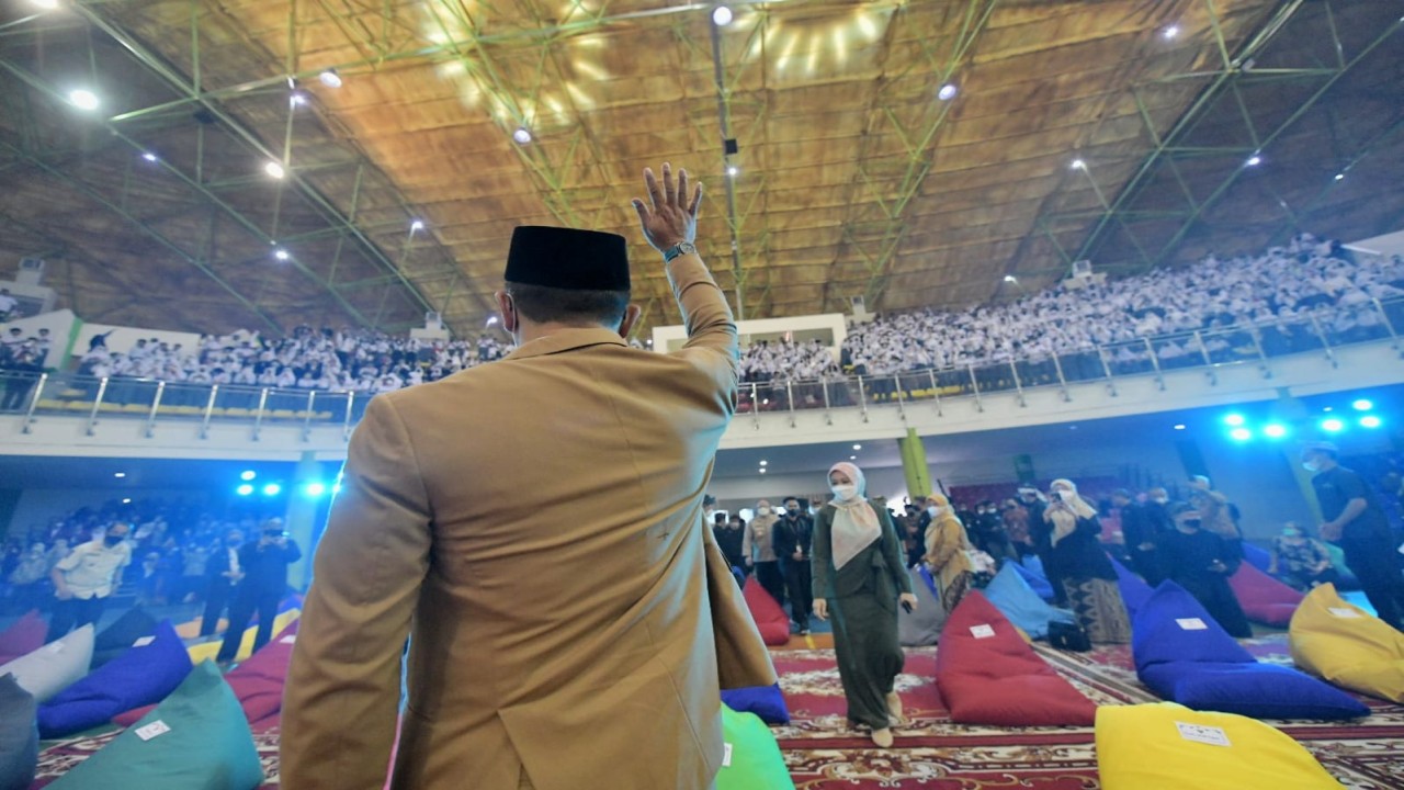 Gubernur Jabar Ridwan Kamil dihadapan ribuan pelajar