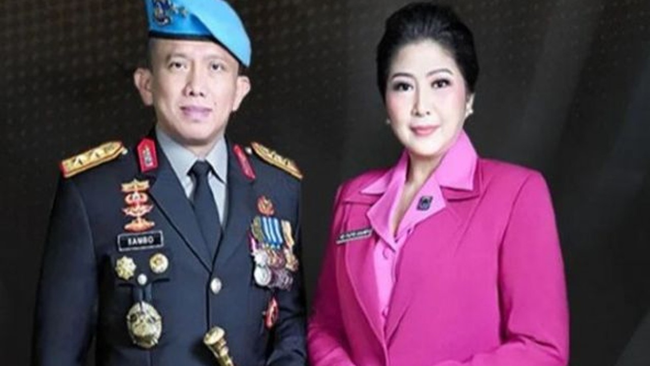 Mantan Kadiv Propam Polri Irjen Pol. Ferdy Sambo dan istrinya, Putri Candrawathi. (Instagram @divpropampolri)