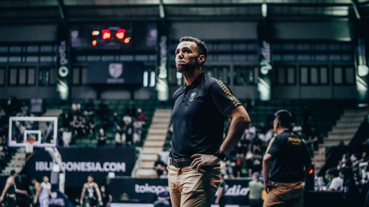 Pelatih Prawira David Singleton