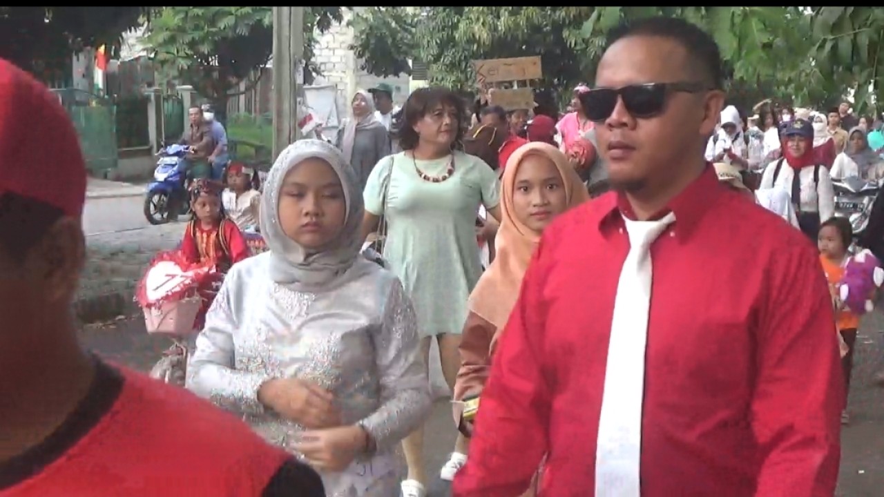 Warga RW 12 Perumahan Gading Tutuka 1 Gelar karnaval.