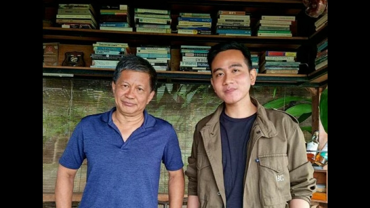 Gibran Rakabuming Raka dan Rocky Gerung.