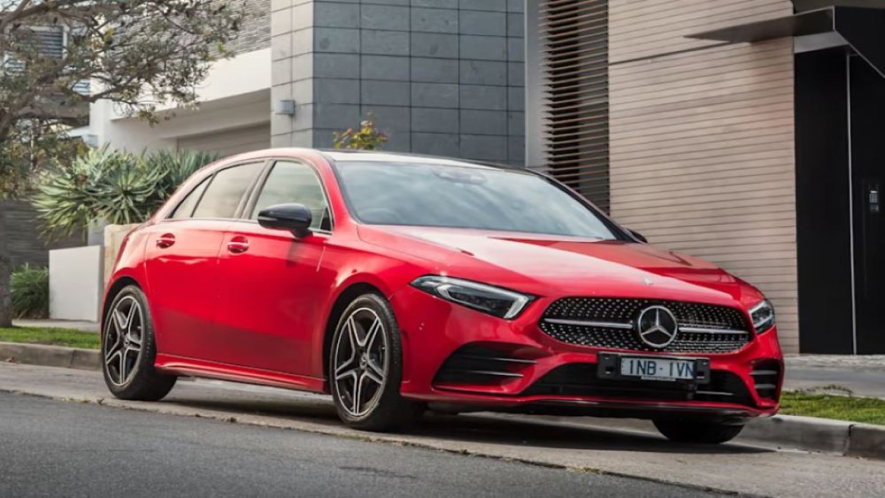 Ribuan unit Mercedes-Benz CLA, A-Class dan GLB produksi 2020 terkena recall. (Drive)