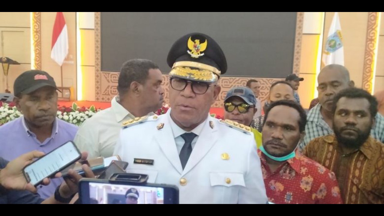 Gubernur Papua Barat Paulus Waterpauw. (Net)
