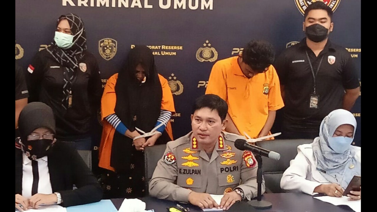 Polda Metro Jaya dalam jumpa pers terkait kasus prostitusi di apartemen.