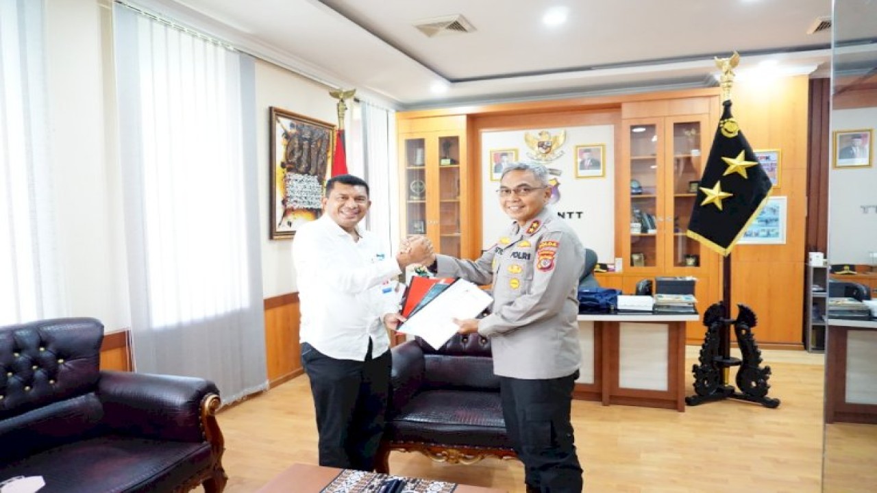 Kapolda NTT Irjen Pol. Setyo Budiyanto saat menerima kunjungan Kepala Perwakilan BKKBN Provinsi NTT di Mapolda NTT, Rabu (7/9/2022).Foto (Istimewa)