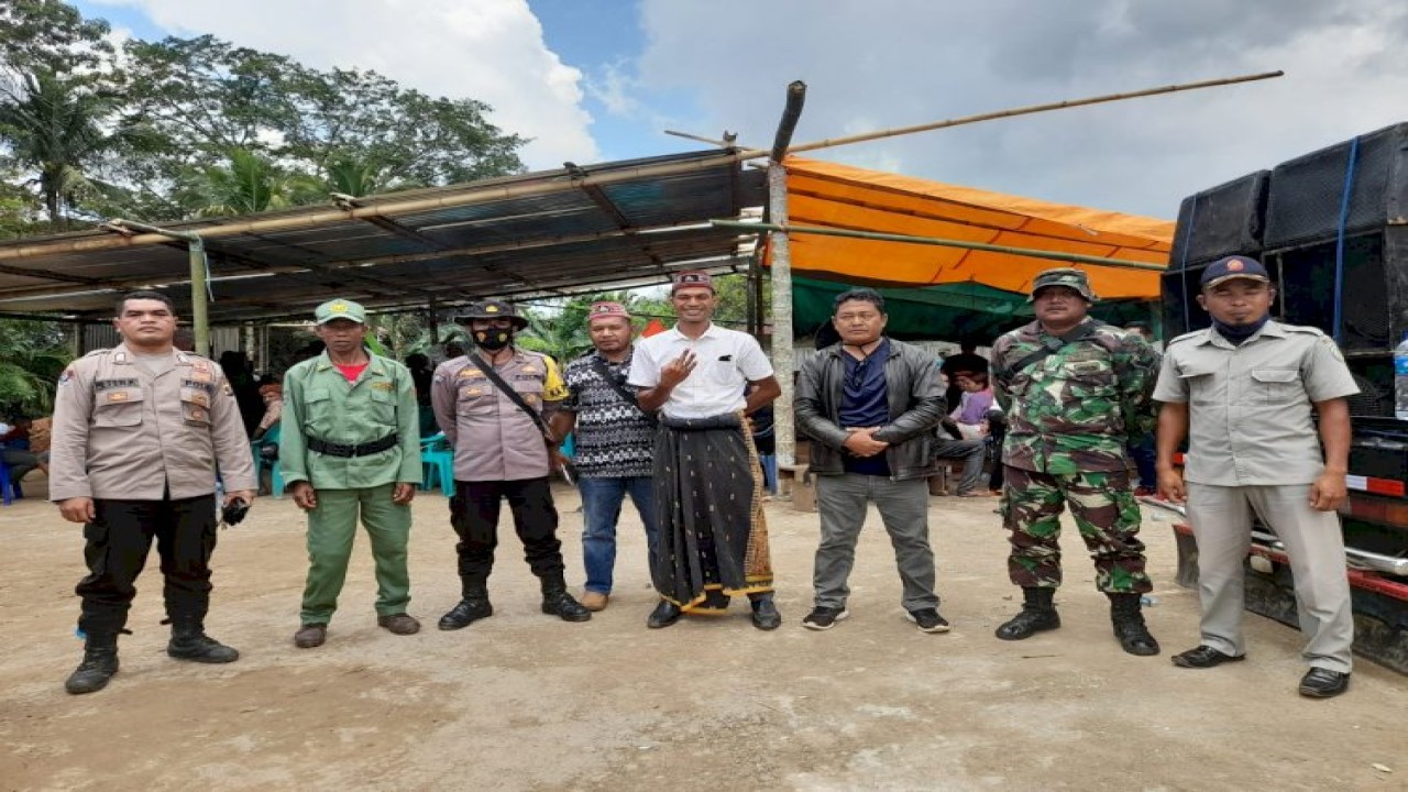 Personil Polres Manggarai Barat bersama TNI saat melakukan pengamanan kampanye Pilkades. Foto (Istimewa)