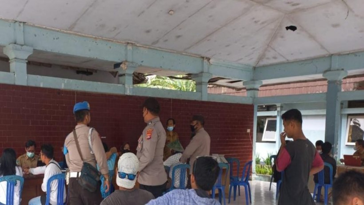 Para pengendara yang belum divaksin langsung diarahkan ke Gerai Vaksinasi untuk divaksin. Foto (Istimewa)