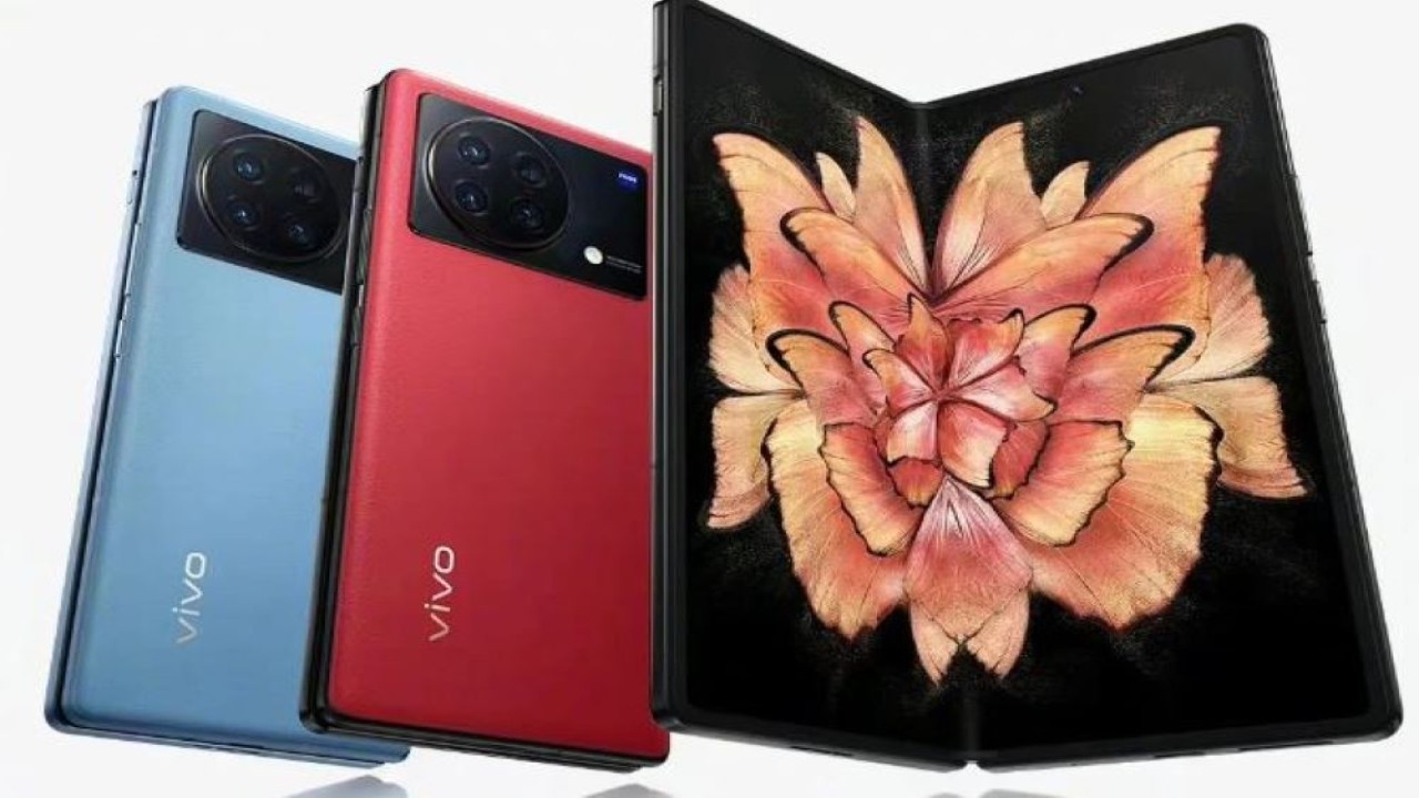 Ponsel lipat Vivo X Fold+. (Gizmochina)