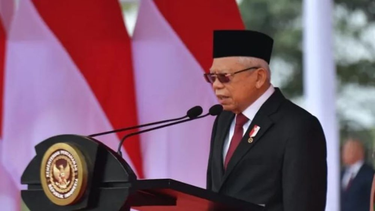 Wakil Presiden KH Ma'ruf Amin dalam amanatnya saat menjadi Inspektur Upacara di Penetapan Komponen Cadangan (Komcad) Tahun Anggaran 2022, di Pusat Pendidikan dan Latihan Pasukan Khusus (Pusdiklatpassus), Kecamatan Batujajar, Kabupaten Bandung Barat, Jawa Barat, Kamis (8/9/2022). (NN/SK-BPMI, Setwapres)