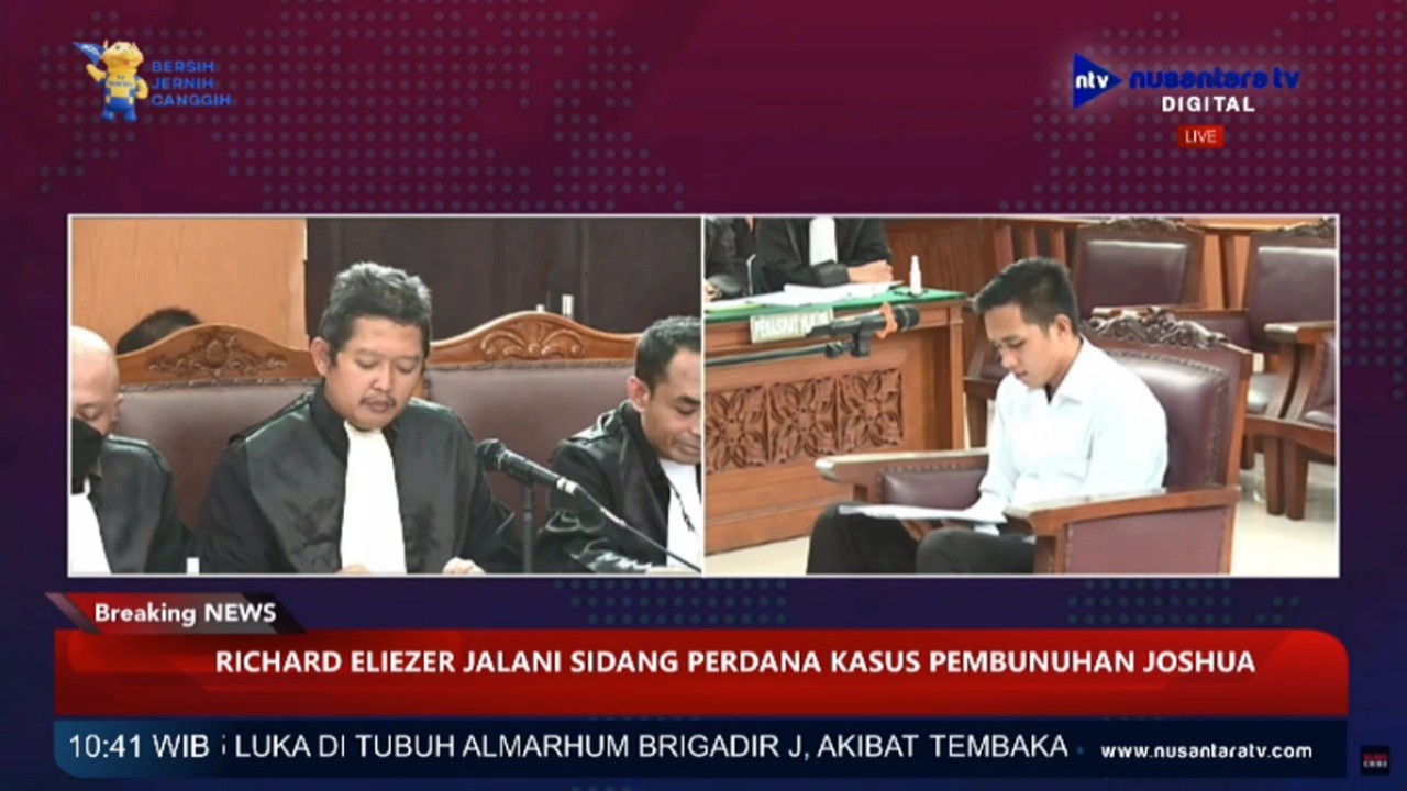 Bharada E mendengarkan pembacaan surat dakwaan oleh Jaksa/ist