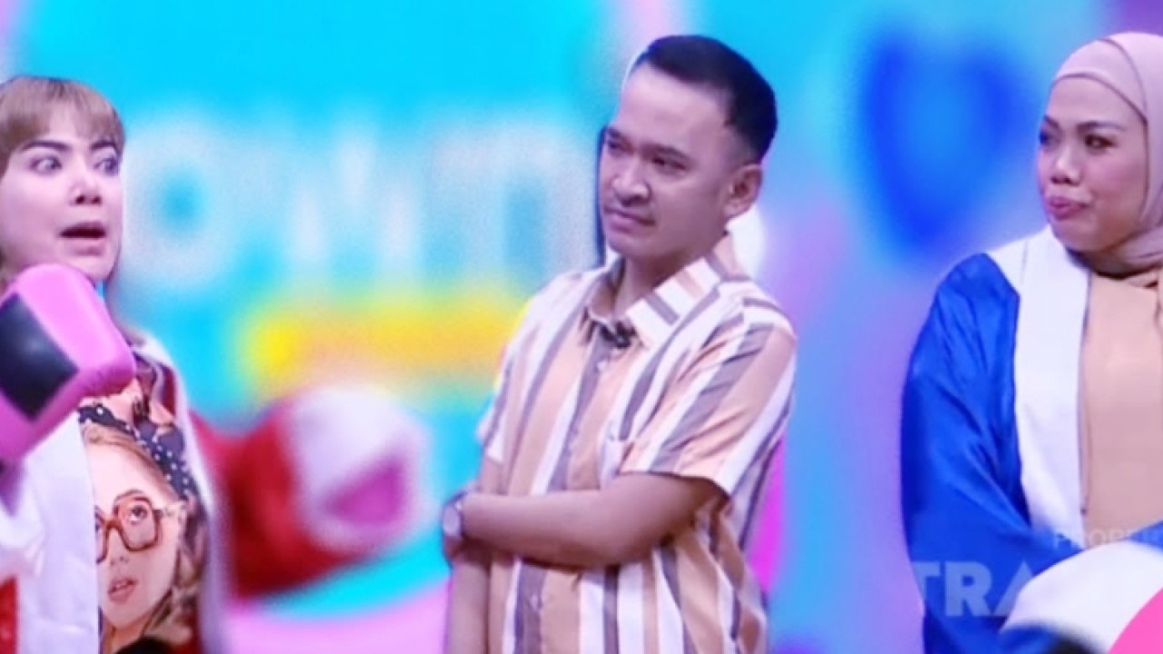 Duel Tinju Elly Sugigi Vs Irma Darmawangsa berakhir seri/net