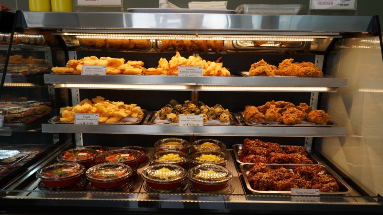 Chef Recipe di Lotte Grosir Pasar Rebo, Jakarta Timur (ANTARA/HO-Lotte)