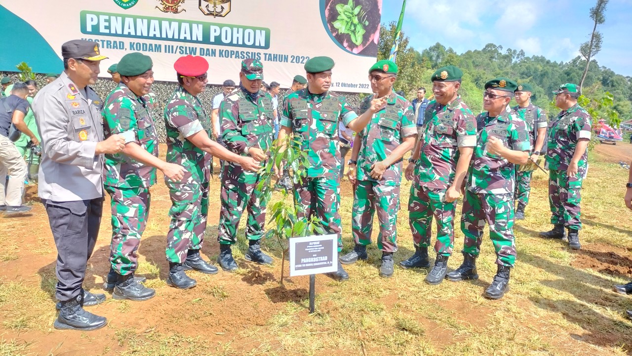 Kostrad lakukan penanaman pohon serentak.