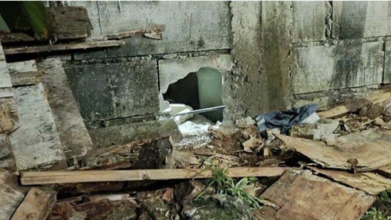 Napi Kebur Jebol Tembok Kamar Mandi Penjara