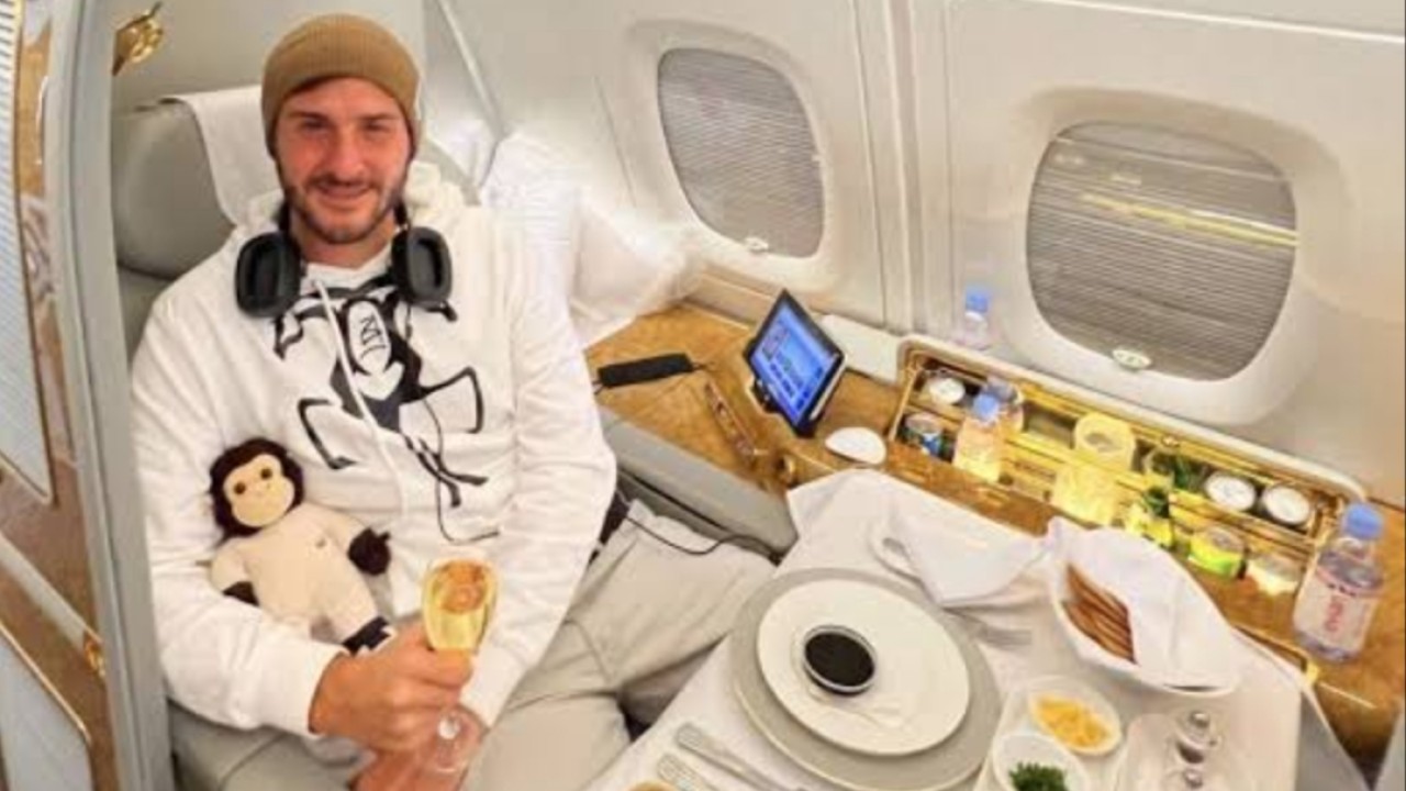 Demi bisa cicipi aneka makanan di pesawat, pria ini rela lakukan 2.000 penerbangan/net