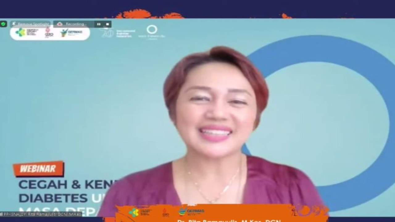Tangkapan layar - Ahli gizi Dr. Rita Ramayulis, M. Kes, DCN dalam webinar “Cegah dan Kendalikan Diabetes untuk Masa Depanmu” yang digelar Kementerian Kesehatan (Kemenkes) diikuti di Jakarta, Senin (14/11/2022). (ANTARA/Rizka Khaerunnisa)