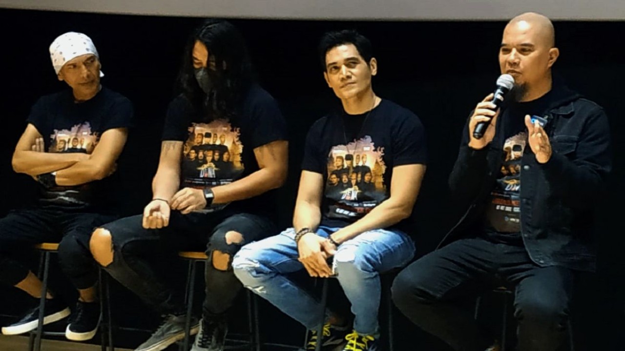 Ahmad Dhani bersama para personel Dewa 19/ist