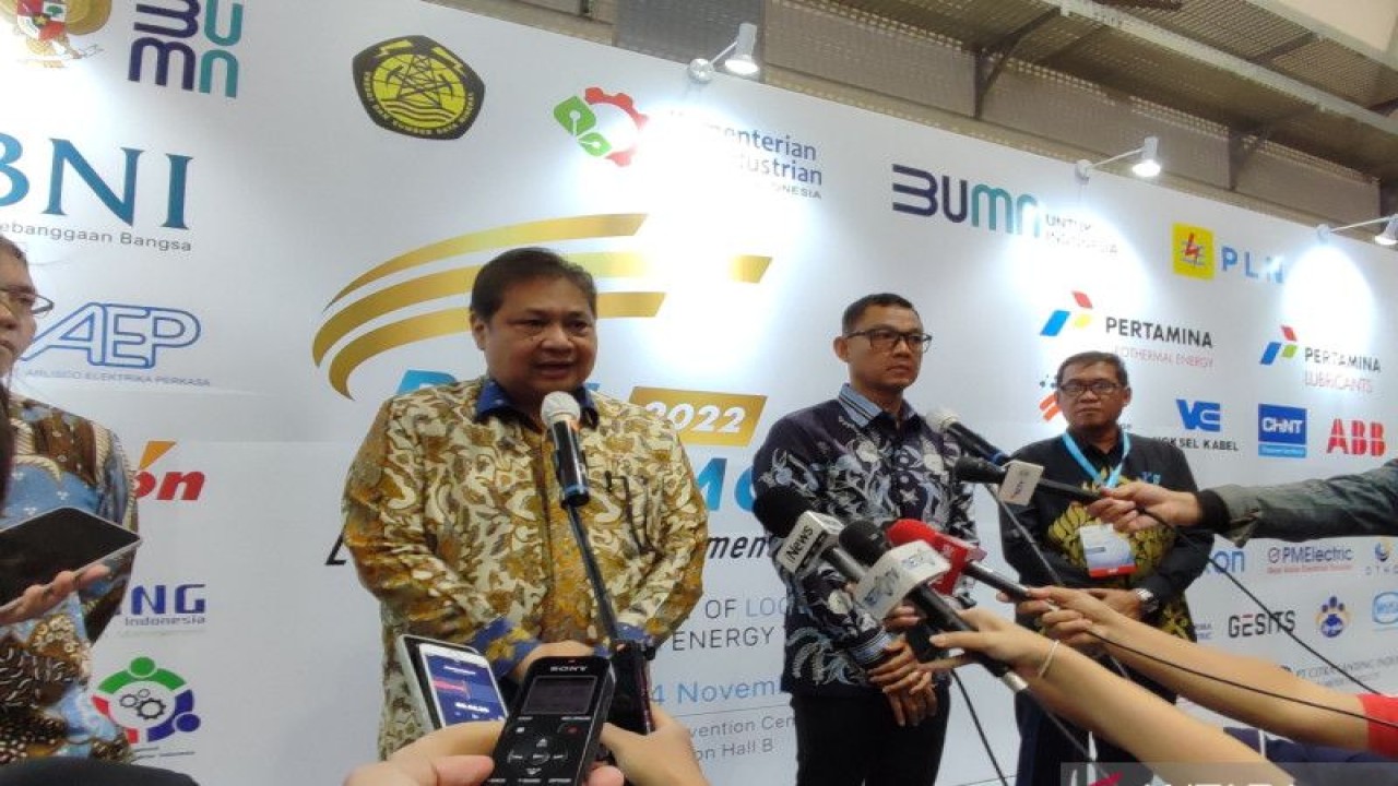 Menko Perekonomian Airlangga Hartarto dalam PLN Local Content Movement for The Nation (Locomotion) 2022 di JCC Senayan, Jakarta, Rabu (23/11/2022). ANTARA/Ade Irma Junida