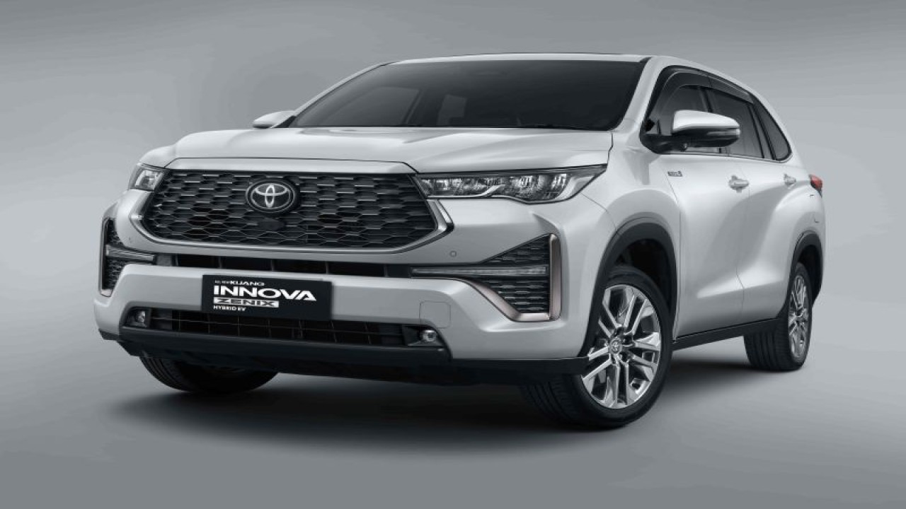 All New Kijang Innova Zenix (ANTARA/HO)