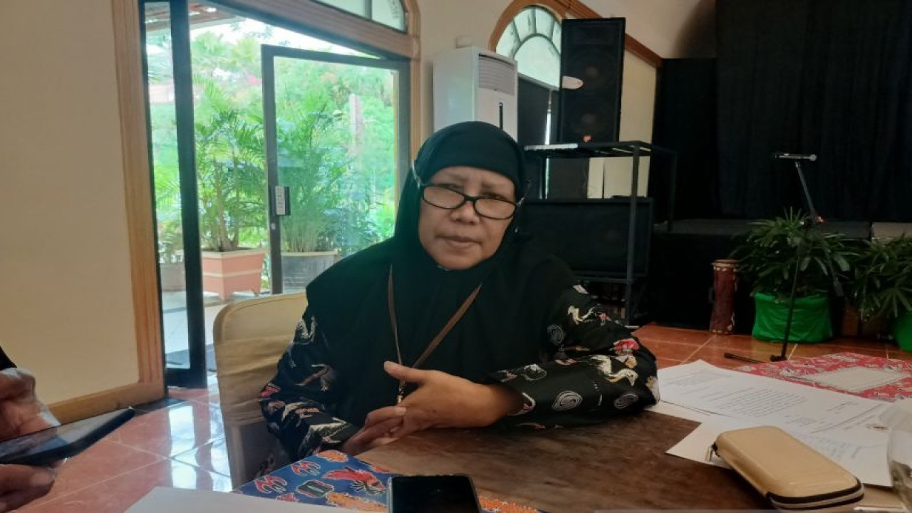 Kepala Badan Kesbangpol Provinsi Papua Barat, almarhumah Baesara Wael (FOTO ANTARA/Tri Adi Santoso)