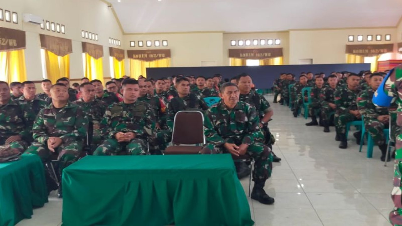 Anggota Kodim 1620 Lombok Tengah saat mengikuti pelatihan kesiapsiagaan bencana di kantor Komandan Korem 162, di Mataram, NTB. ANTARA/Kodim 1620 Lombok Tengah