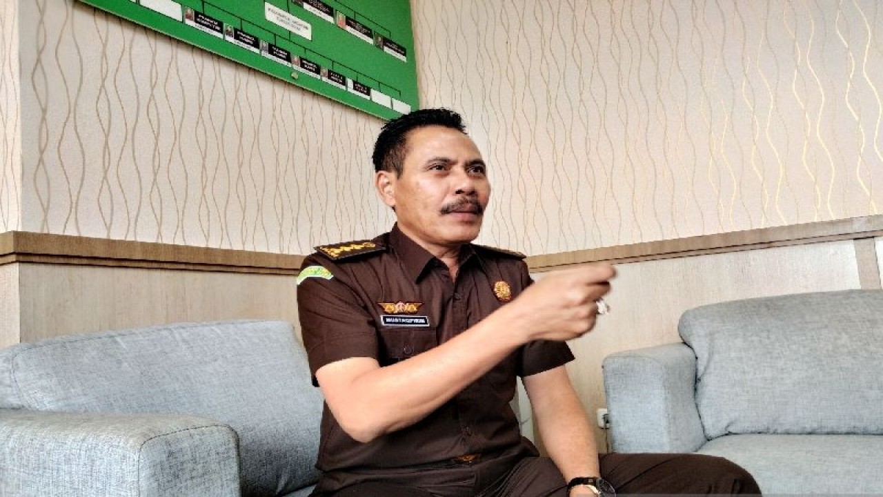 Asisten Intelijen Kejati Sumbar Mustaqpirin. ANTARA/FathulAbdi