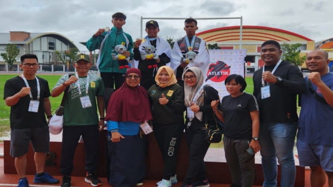 Atlet Bapomi Sumut usai meraih medali pada Pomnas (ANTARA/HO)