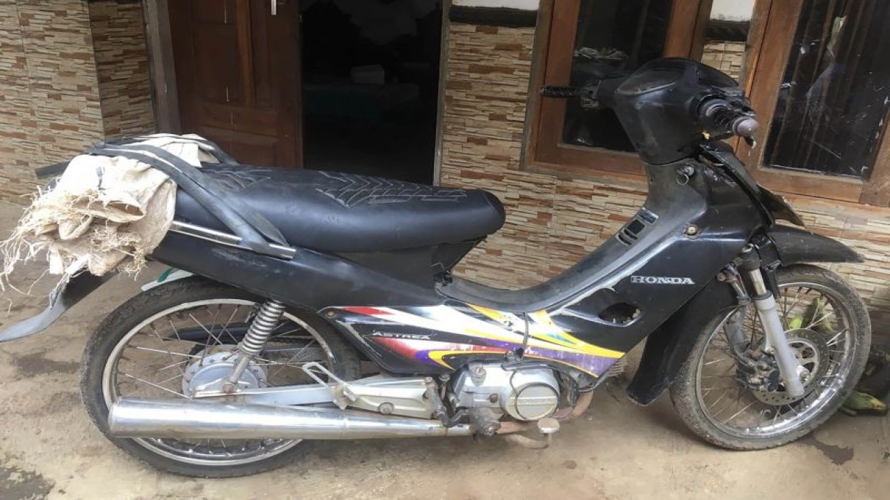 Barang bukti berupa satu kendaraan bermotor roda dua yang diamankan petugas Polres Malang. ANTARA/HO-Humas Polres Malang