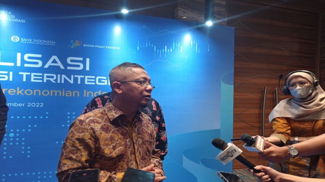 Deputi Bidang Neraca dan Analisis Statistik Badan Pusat Statistik (BPS) Edy Mahmud dalam Peluncuran dan Sosialisasi Neraca Institusi Terintegrasi di Hotel Pullman Central Park, Jakarta, Selasa (22/11/2022). (ANTARA/Sanya Dinda)