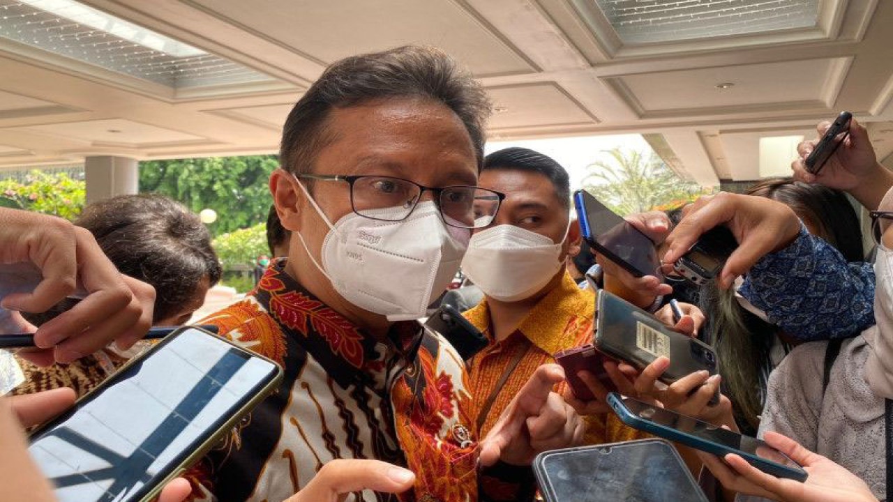 Menteri Kesehatan RI Budi Gunadi Sadikin saat ditemui ANTARA di Jakarta, Jumat (25/11/2022). (ANTARA/Hreeloita Dharma Shanti)