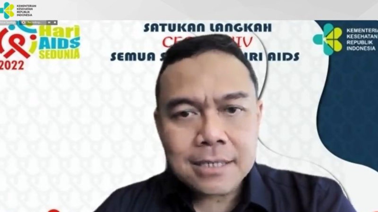 Tangkapan layar Direktur Pencegahan dan Pengendalian Penyakit Menular Kemenkes Imran Pambudi dalam Temu Media Hari AIDS Sedunia 2022 yang diikuti secara daring di Jakarta, Selasa (29/11/2022). (ANTARA/Hreeloita Dharma Shanti)