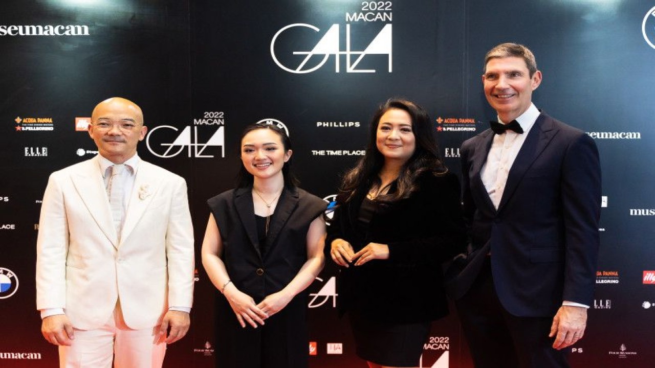 Direktur Museum Macan Aaron Seeto, Ketua Yayasan Museum Macan Fennessa Adikoesoemo, Director of Communications BMW Group Indonesia Jodie O’tania, dan Simon Barnett. (ANTARA/HO-Museum Macan)