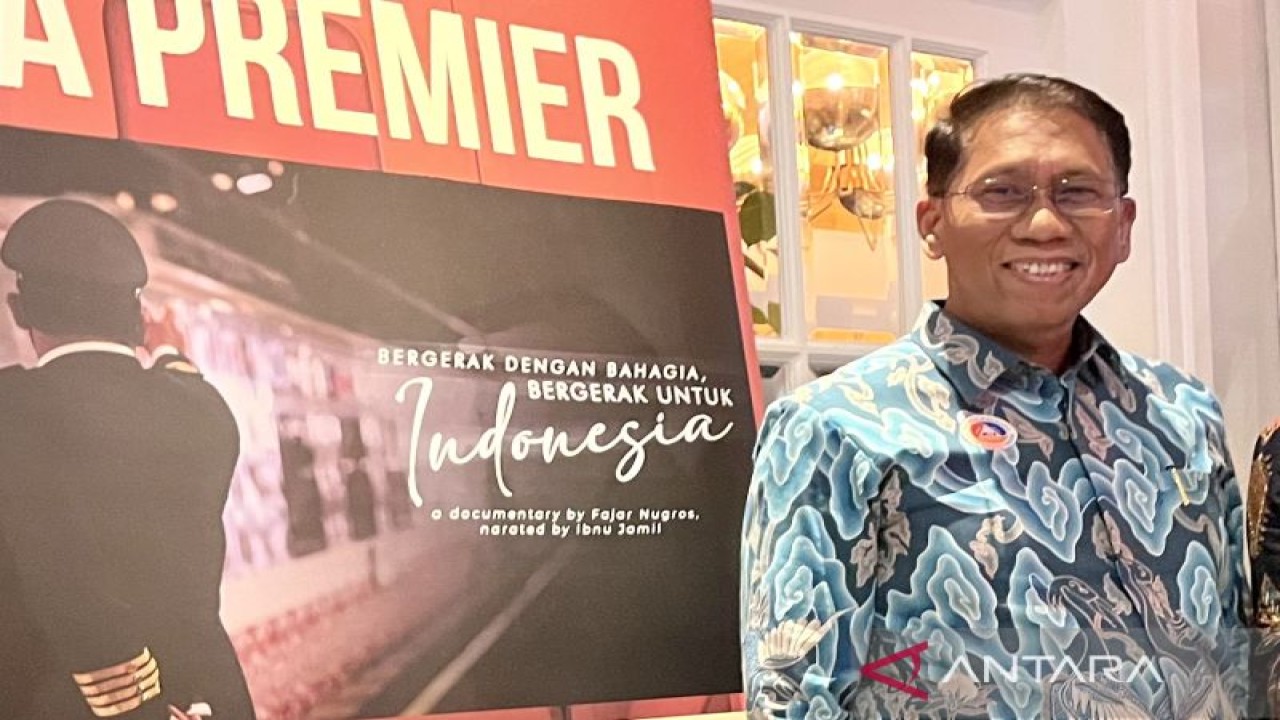 Direktur Utama PT Kereta Api Indonesia (KAI) Didiek Hartantyo di penayangan "Bergerak Dengan Bahagia, Bergerak Untuk Indonesia" dan "Strangers with Memories" di Metropole, Jakarta, Selasa (15/11/2022). (ANTARA/Nanien Yuniar)
