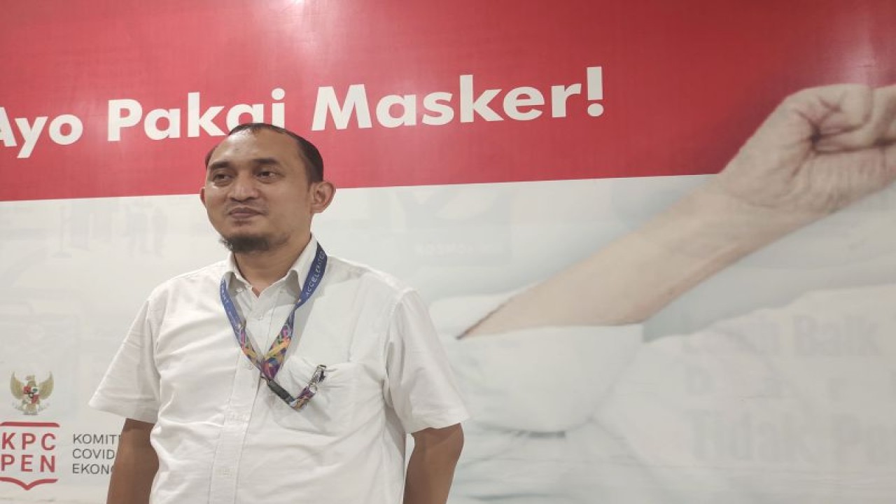 EGM Bandara Radin Inten II Lampung Untung Basuki saat memberi keterangan. ANTARA/Ruth Intan Sozometa Kanafi.