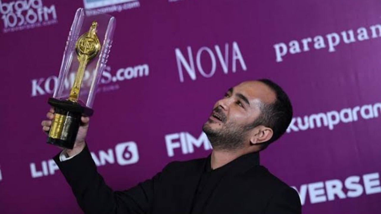 Marthino Lio mendapatkan piala citra sebagai Pemeran Pria UtamaTerbaik dari Festival Film Indonesia (FFI) 2022/net
