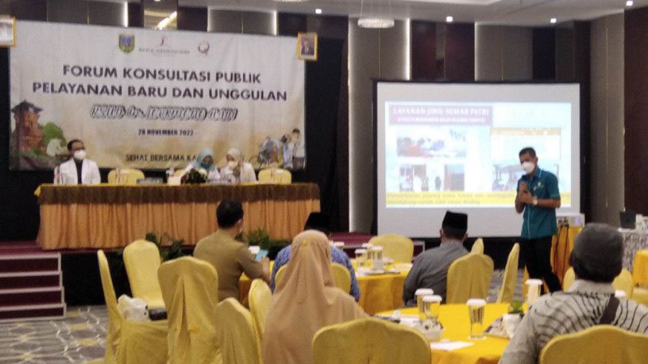 Forum konsultasi publik pelayanan baru dan unggulan RSUD Loekmono Hadi Kudus di Hotel @Hom, Senin (28/11/2022). ANTARA/Akhmad Nazaruddin Lathif.
