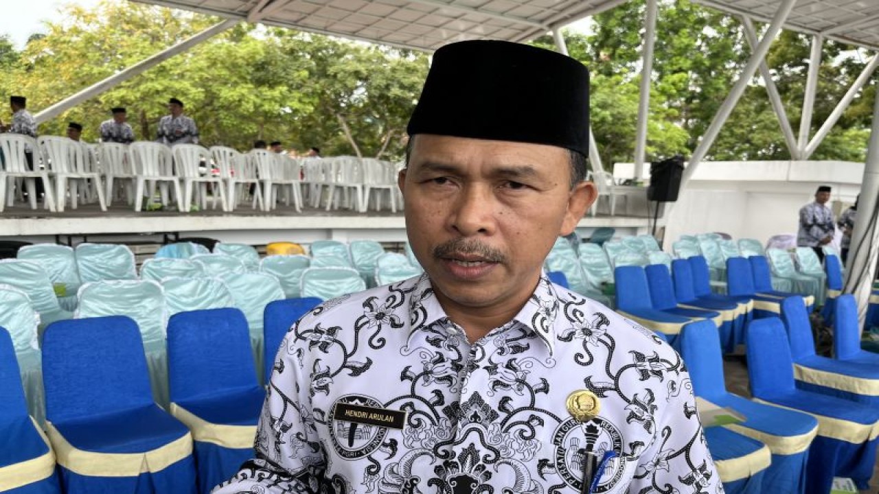 Kepala Dinas Pendidikan Kota Batam Hendri Arulan (ANTARA/Jessica)